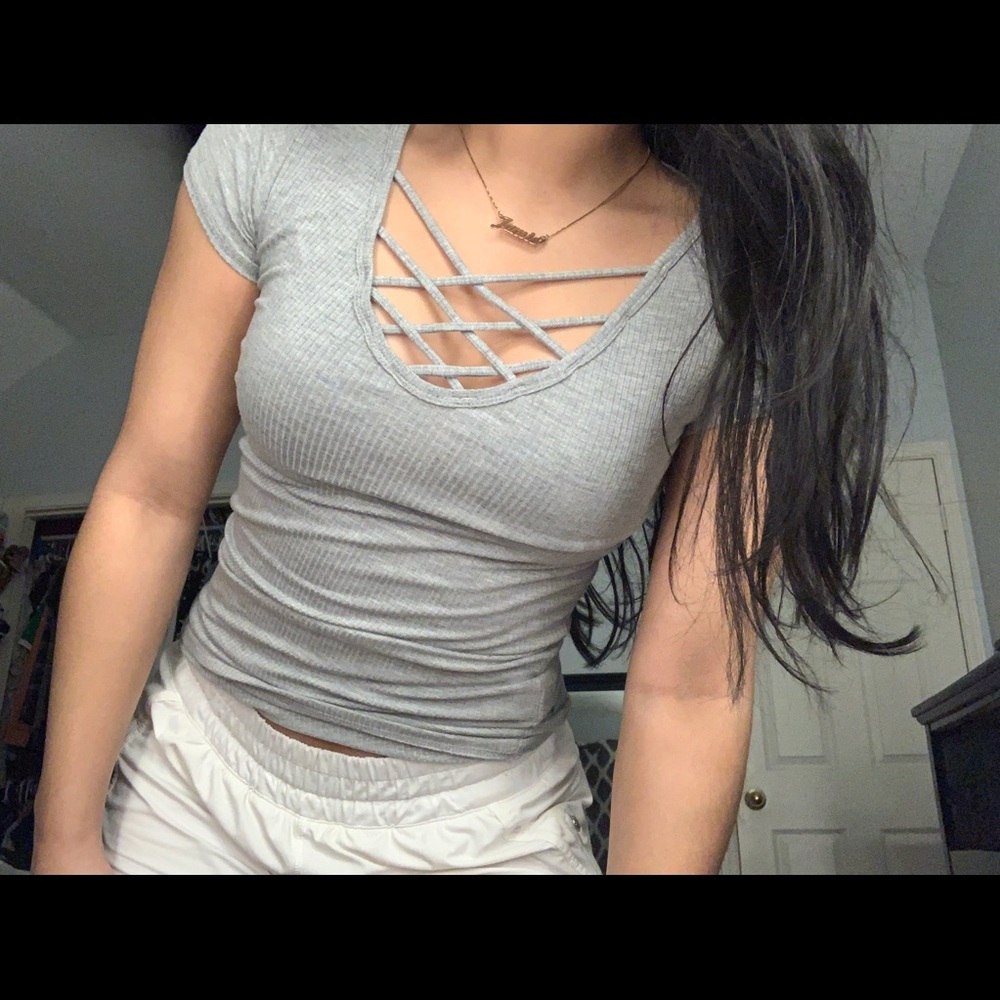 grey hollister shirt